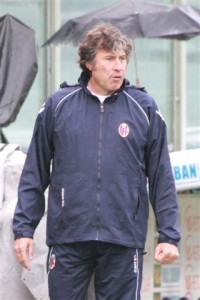 Malesani coaching for Bologna FC in 2011 (photo: Roberto Vicario/Wikimedia Commons)