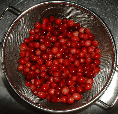 Cranberries '''Photographer:''' [http://flickr.com/photos/59089068@N00 tracy] from north brookfield,Massachusetts, usa '''Title:''' colander '''Taken on:''' 2004-11-26 22:56:39 '''Original source:''' [http://www.flickr.com/ Flickr.com]