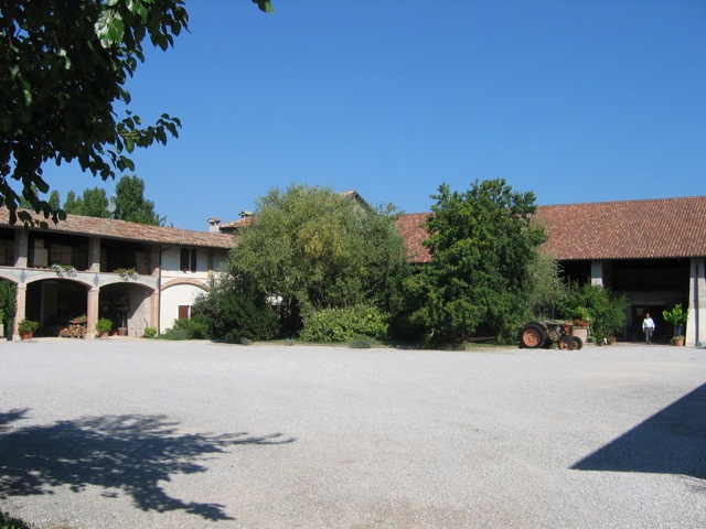 Tenuta Roveglia, corte