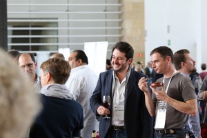 conversation and wine - rioja 2013 (Ricardo Bernardo)